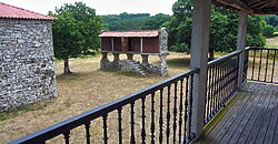 Complex of 3 stone-built houses with a beautiful “hórreo” and land Complex of 3 stone-built houses with a beautiful “hórreo” and land