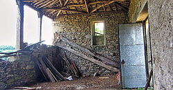 Complex of 3 stone-built houses with a beautiful “hórreo” and land Complex of 3 stone-built houses with a beautiful “hórreo” and land