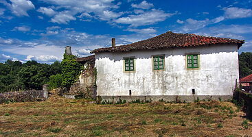 Casa rectoral de piedra a rehabilitar en pleno Camino de Invierno