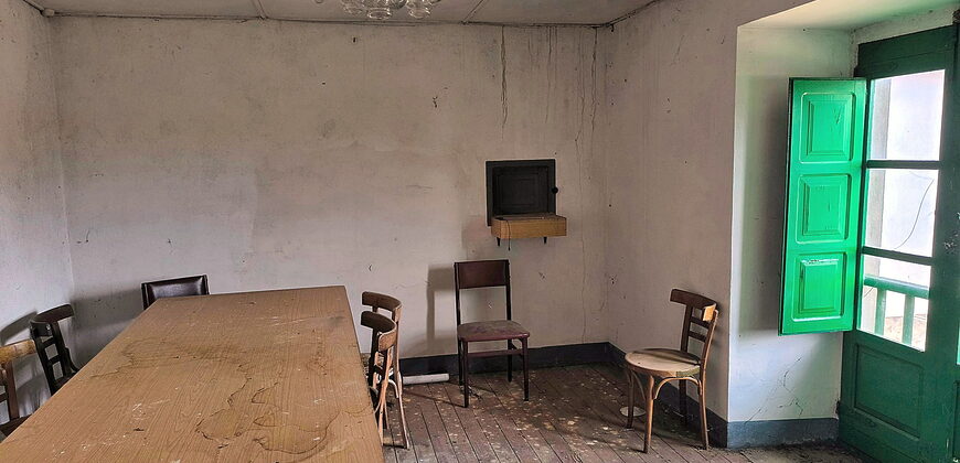 Casa rectoral de piedra a rehabilitar en pleno Camino de Invierno