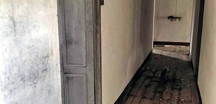 Casa rectoral de piedra a rehabilitar en pleno Camino de Invierno