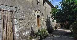 Stone-built house in habitable state with garden close to Monterroso
