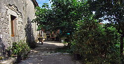 Stone-built house in habitable state with garden close to Monterroso