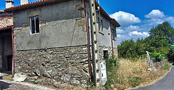 Partially renovated stone-built country home with garden in the Ribeira Sacra Partially renovated stone-built country home with garden in the Ribeira Sacra