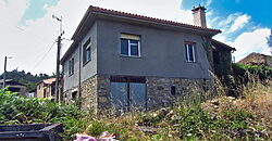 Partially renovated stone-built country home with garden in the Ribeira Sacra Partially renovated stone-built country home with garden in the Ribeira Sacra