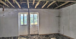 Partially renovated stone-built country home with garden in the Ribeira Sacra Partially renovated stone-built country home with garden in the Ribeira Sacra