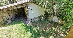 Partially renovated traditional stone house with courtyard, barn and land in Ribeira Sacra Partially renovated traditional stone house with courtyard, barn and land in Ribeira Sacra