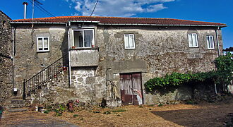 Habitable Country House with courtyard, outbuildings, land and lovely views Habitable Country House with courtyard, outbuildings, land and lovely views