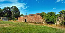 Habitable Country House with courtyard, outbuildings, land and lovely views Habitable Country House with courtyard, outbuildings, land and lovely views