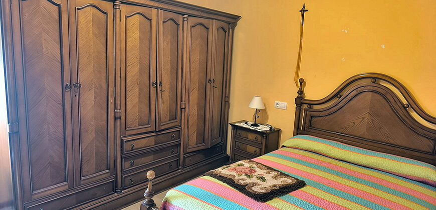 Habitable Country House with courtyard, outbuildings, land and lovely views