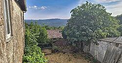 Habitable Country House with courtyard, outbuildings, land and lovely views Habitable Country House with courtyard, outbuildings, land and lovely views