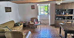 Stone-built country house with plots of land in the south of Lugo Stone-built country house with plots of land in the south of Lugo