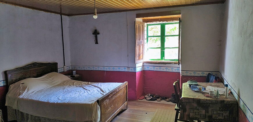 Beautiful stone-built country house to renovate with land in Panton