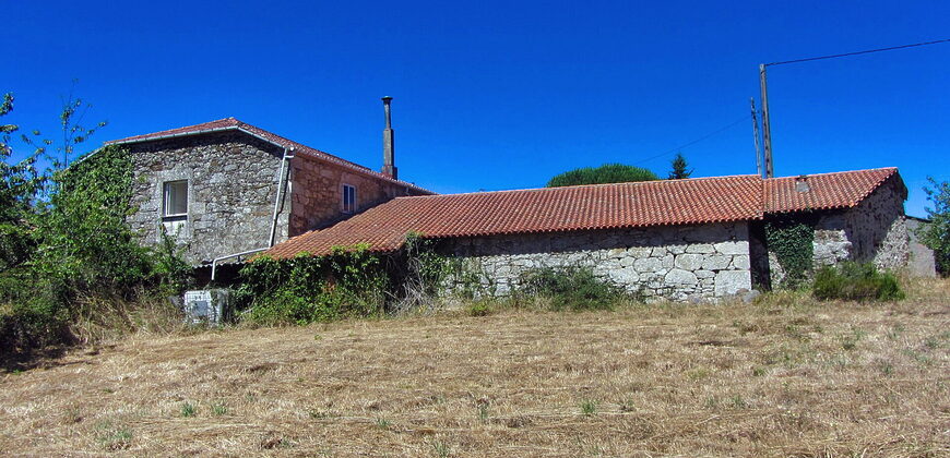 Stunning hamlet for sale with 20 hectares of land