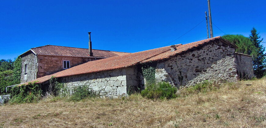 Stunning hamlet for sale with 20 hectares of land